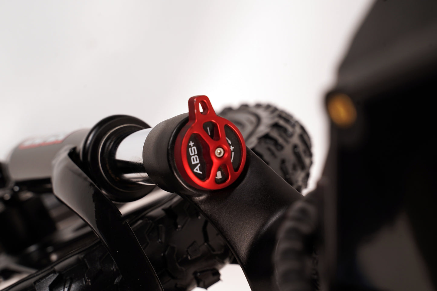 Revolt 16 EDRIVE Brushless Black and Red